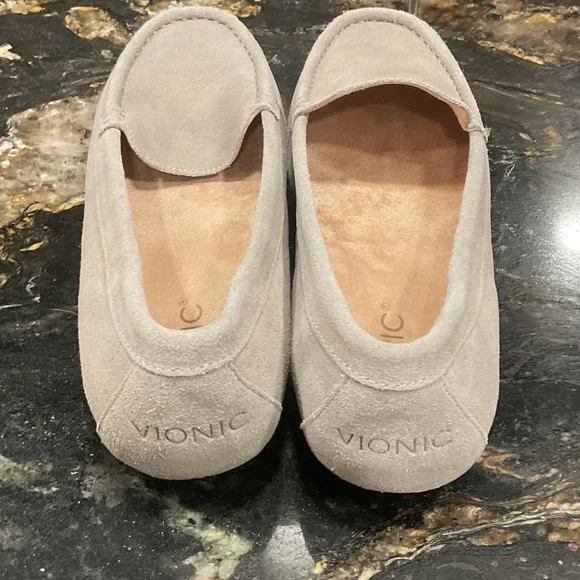 Vionic Debbie Women's Suede Loafers in Light Gray 8.5 - Picture 2 of 9